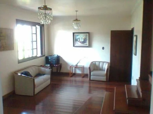 Imagem Mansão com 05 Quartos no Bairro Partenon