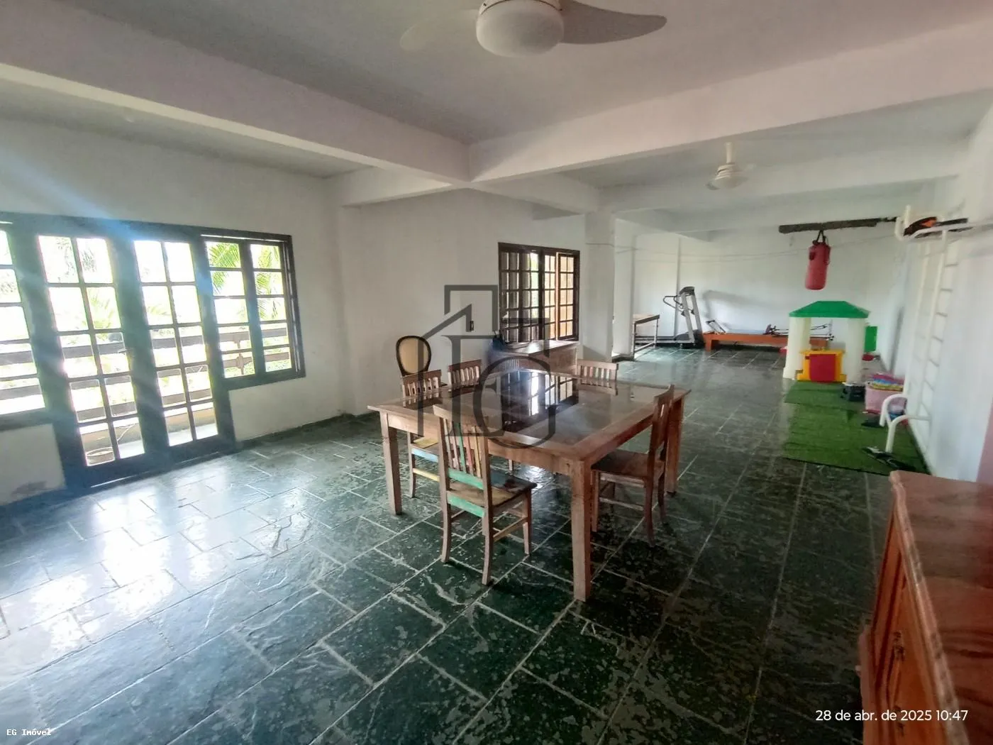 Imagem Casa para Venda em Araruama, Coqueiral, 3 dormitórios, 1 suíte, 2 banheiros, 1 vaga
