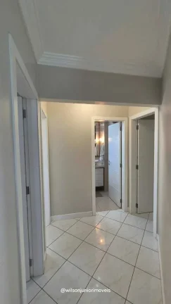 Imagem Apartamento quadra mar com 3 dormitórios sendo 1 suíte e 1 vaga em Meia Praia - Itapema/SC