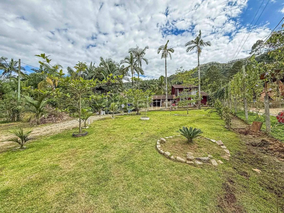 Imagem Casa em Rodeio no bairro Kaspereit, com amplo terreno e área de festas