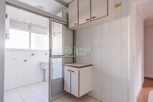 Imagem Ótimo apartamento com 78m², 3 dormitórios, sendo uma suíte, living com varanda, sala de jantar, ...