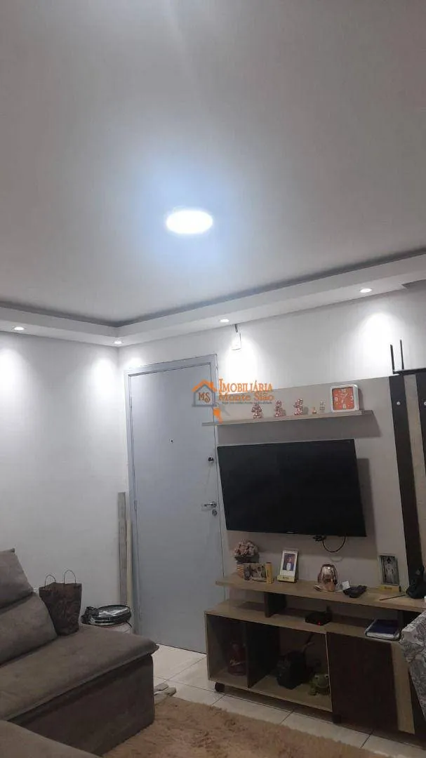 Foto do imóvel Apartamento com 2 dormitórios à venda, 44 m² por R$ 240.000,00 - Água Chata - Guarulhos/SP