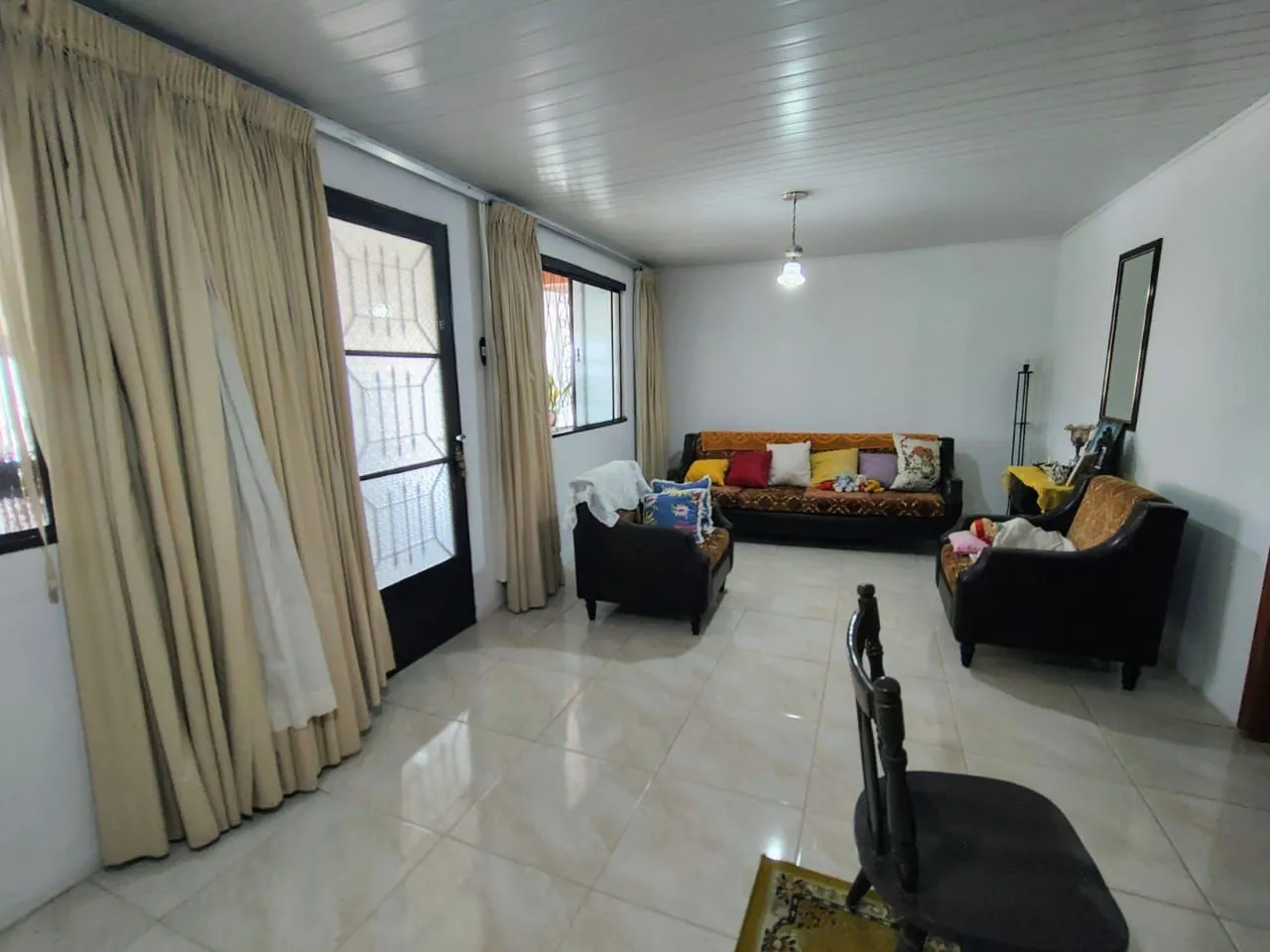 Imagem Casa 3 dormitórios e 3 vagas de garagem.