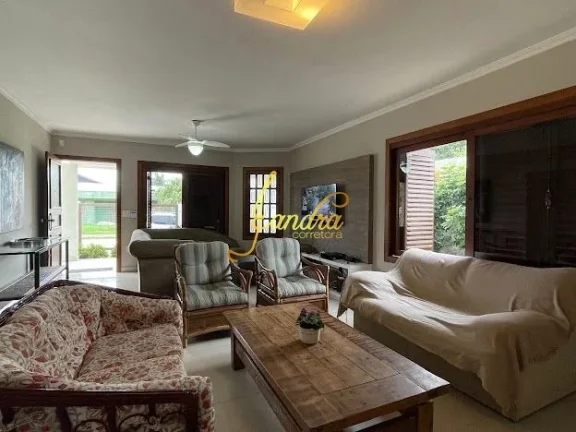 Imagem Casa no Centro de Xangri-la com 03 dormitórios com piscina