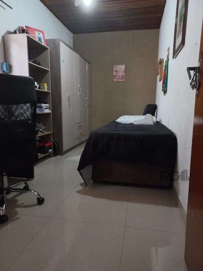 Imagem Casa 2 dormitórios com piscina na Vila Nova Porto Alegre