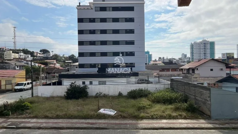 Imagem Terreno de Esquina com 311m² – Excelente Oportunidade para Investidores e Construtores!