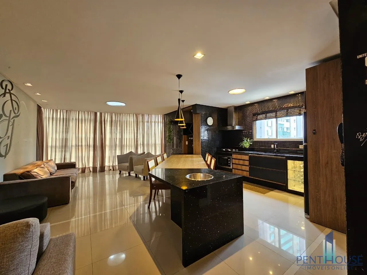 Imagem Apartamento Zona Central para Venda em Balneário Camboriú, CENTRO, 3 dormitórios, 3 suítes, 4 banheiros, 2 vagas