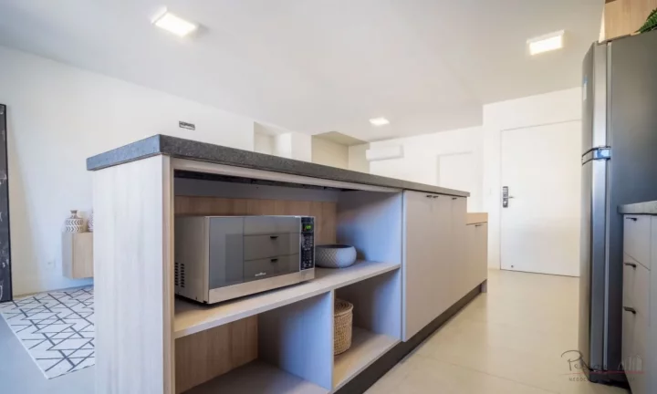 Imagem Apresentamos um apartamento novo, decorado e totalmente mobiliado, pronto para morar ou investir, lo...