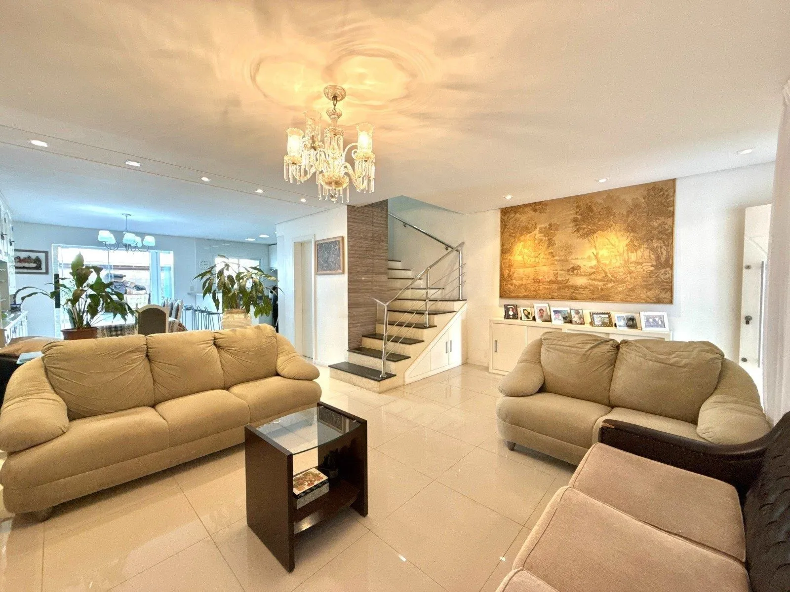 Imagem Casa com 3 Suítes e 3 Vagas no Bairro Vila Ipiranga