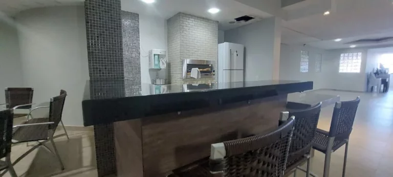 Imagem VENDO UMA LINDA COBERTURACOM 4 QUARTOS 2 SUÍTES DE FRENTE PARA A PRAIA.