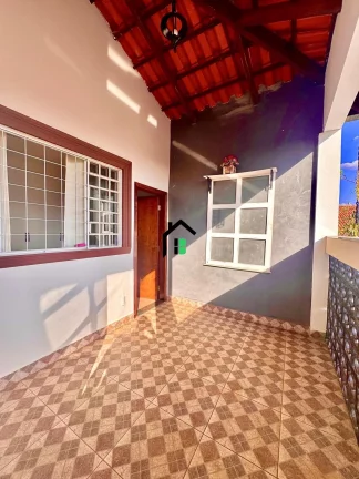 Casa no Caramuru: conforto, natureza e segurança