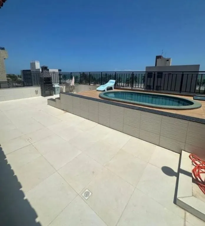 Imagem Cobertura linear de 172 m² em frente à Praia de Intermares