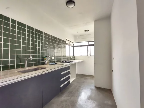 Apartamento reformado e pronto para morar em Perdizes com 01 vaga de garagem em um condomínio com portaria 24hs