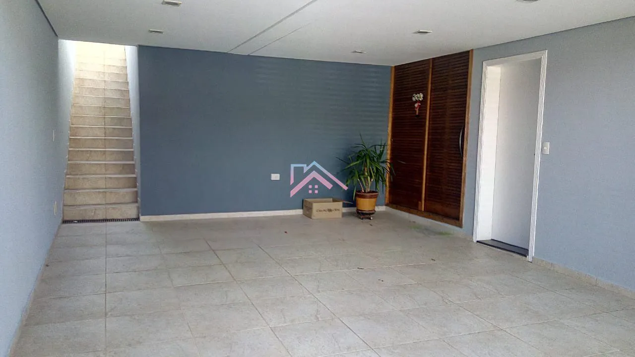 Imagem Casa à venda Horto Santo Antônio - Área útil 275 m2 com 3 dormitórios sendo 1 suíte - 4 vagas - Jund
