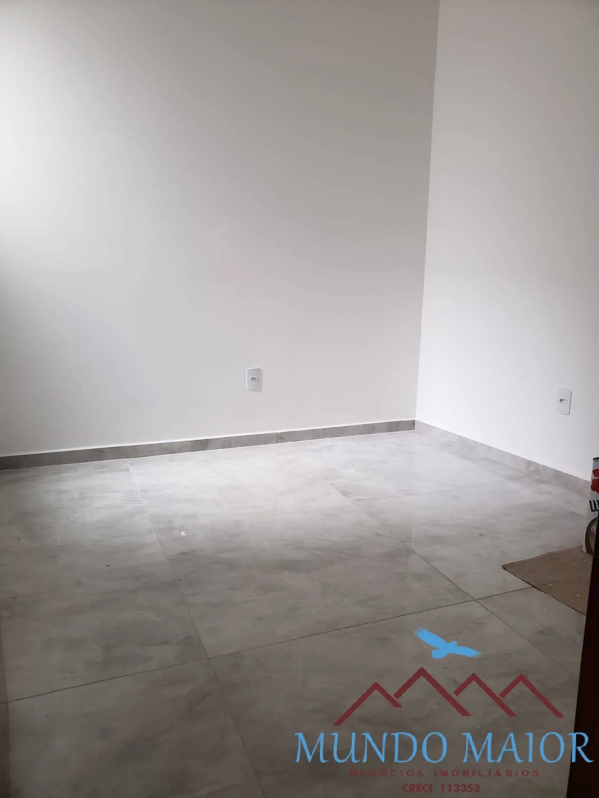 Imagem Casa Térrea com Porcelanato e Portão Automático - É Só Mudar!