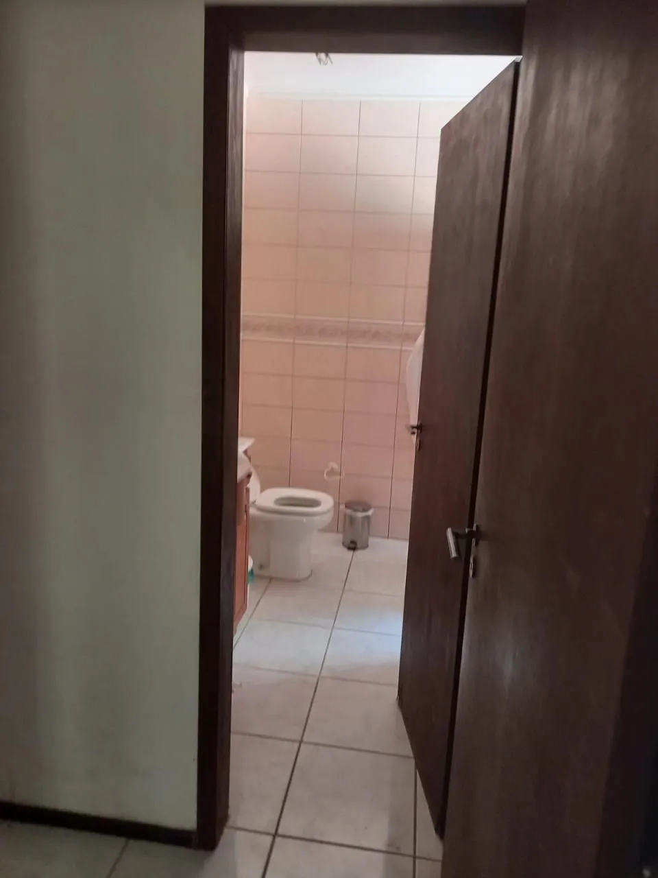 Imagem Ampla Casa residencial com 4 quartos, 3 banheiros e 1 suíte garagem