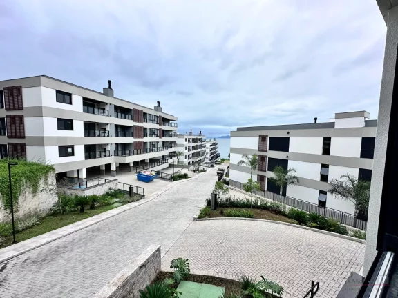 Imagem Apartamento exclusivo à beira-mar, localizado no prestigiado bairro João Paulo, em Florianópolis....