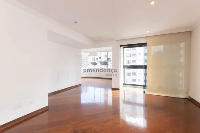 Foto do imóvel Belo apartamento com armários embutidos, arejado e iluminado. Amplo living para 02 ambientes, terra...