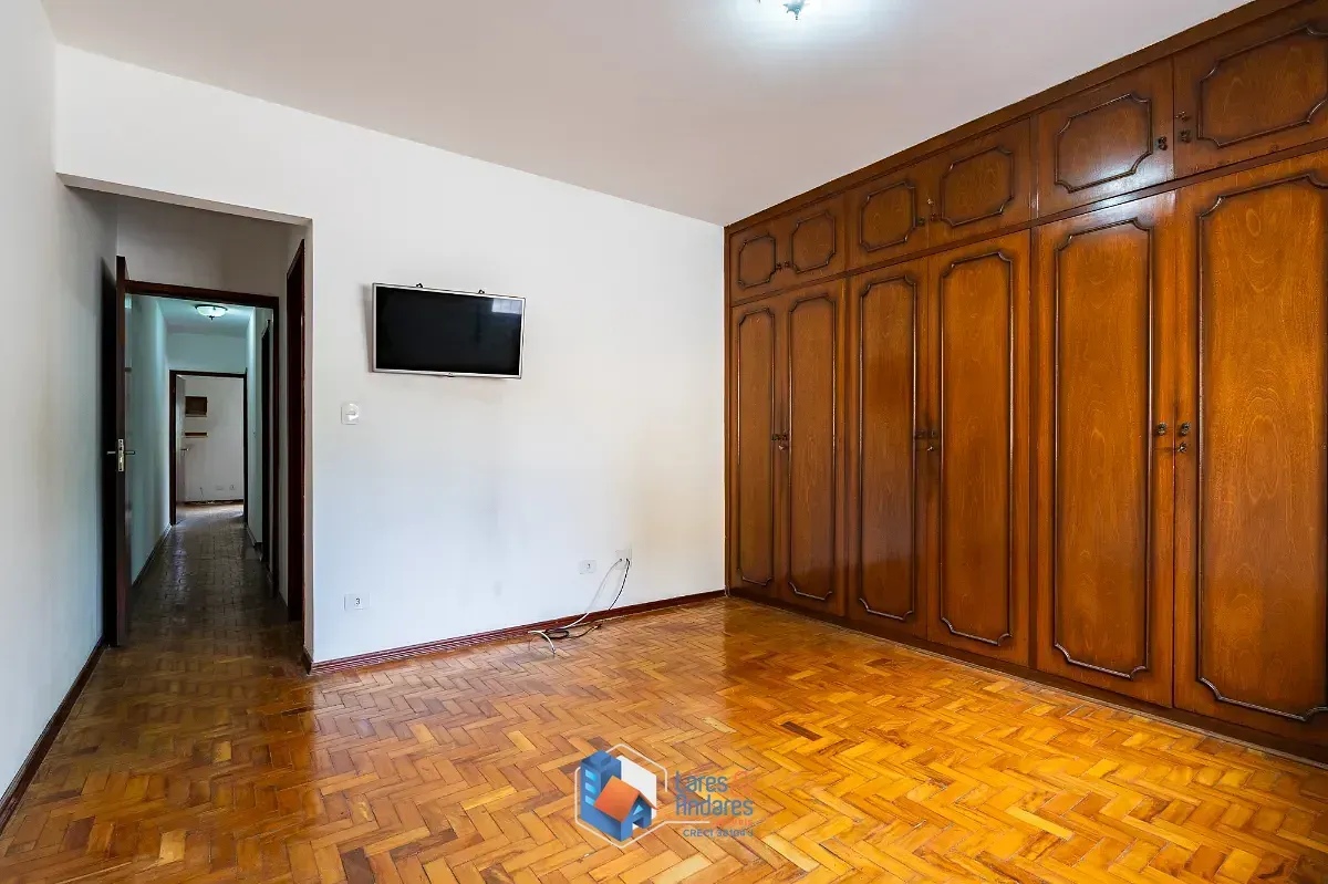 Imagem Sobrado para venda em Vila Firmiano Pinto com 3 quartos, sendo 1 suíte, 240m²