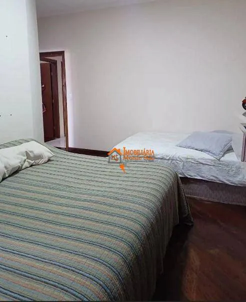 Imagem Sobrado com 3 dormitórios à venda, 300 m² por R$ 850.000,00 - Jardim Rosana - Guarulhos/SP