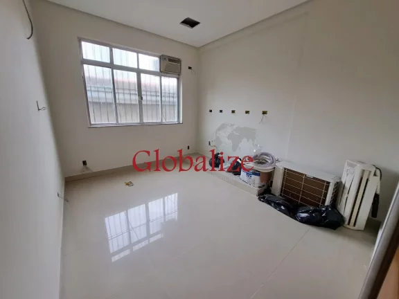 Foto do imóvel Sala à venda com 49m², 2 salas, banheiro e portaria por R$205.000,00 no centro, Santos