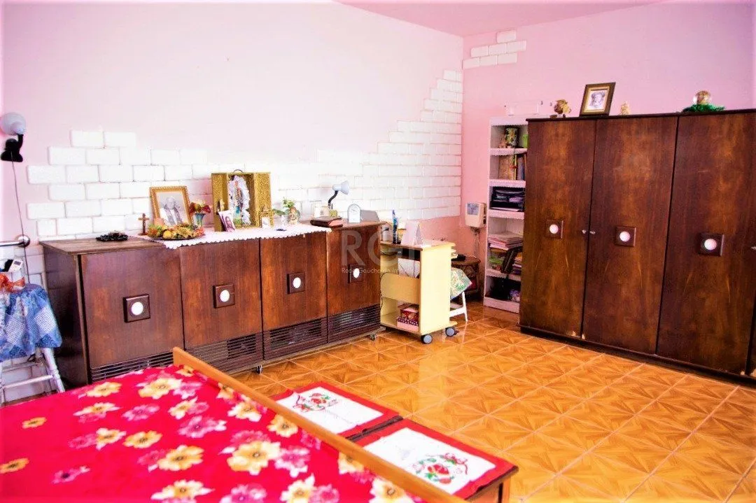 Imagem Casa para Venda - 423.16m², 4 dormitórios, sendo 1 suites, 4 vagas - Glória