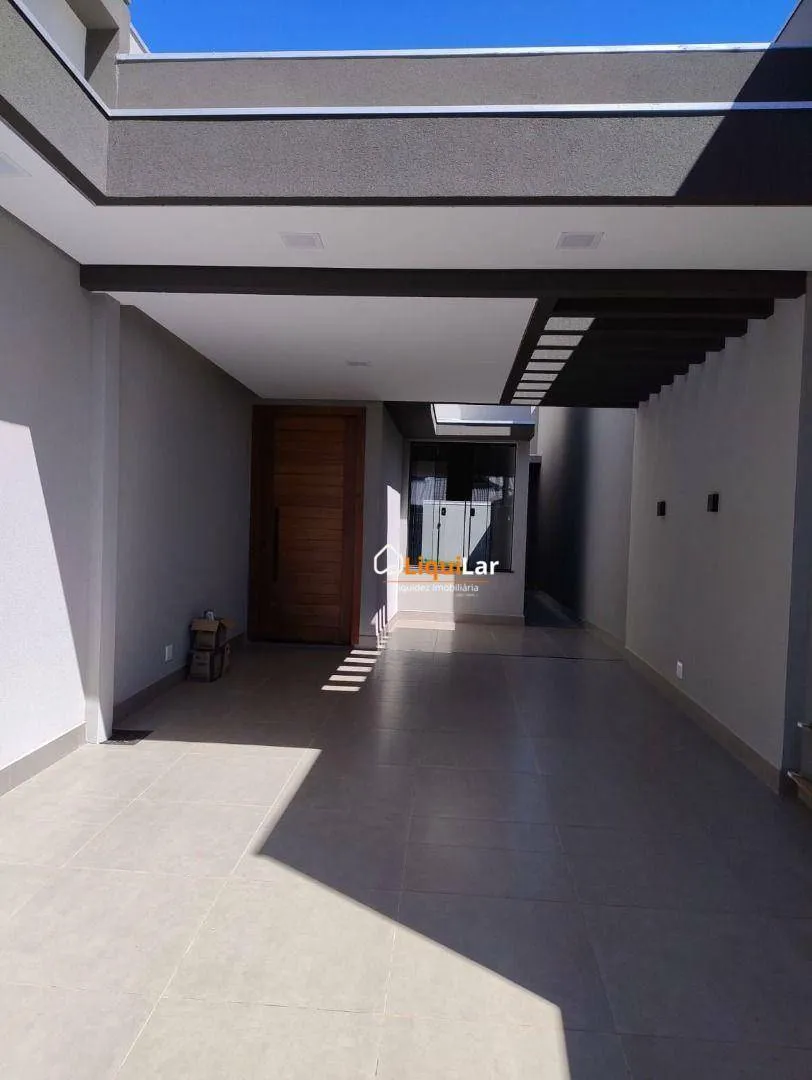 Imagem Casa Térrea à Venda no Rita Vieira com Piscina, Pé-Direito Duplo, Suíte e Área Gourmet