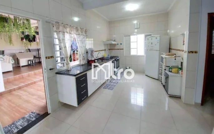 Imagem Casa com 5 dormitórios à venda, 266 m² por R$ 600.000,00 - Santa Rita - Guaratinguetá/SP