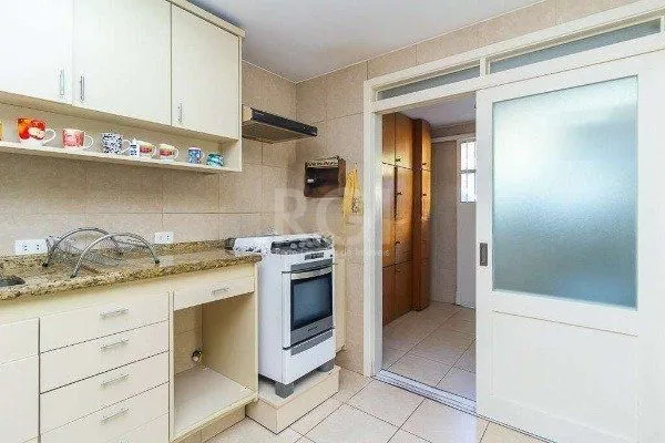 Imagem Casa para Venda - 227m², 3 dormitórios, sendo 1 suites, 4 vagas - Azenha