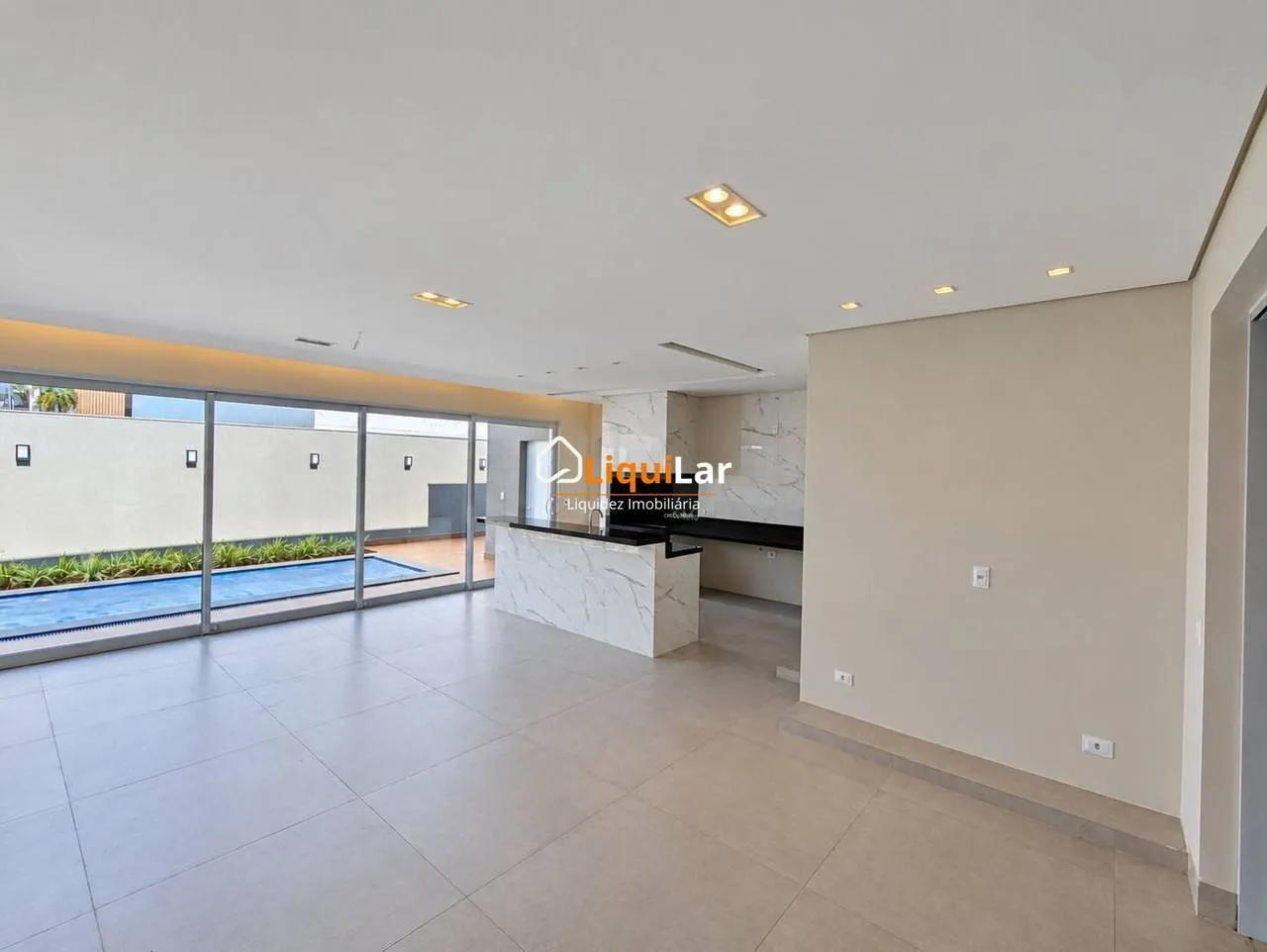Imagem Residencial Alphaville II | Casa Térrea de Alto Padrão com 3 Suítes, Piscina Aquecida e Energia Fotovoltaica