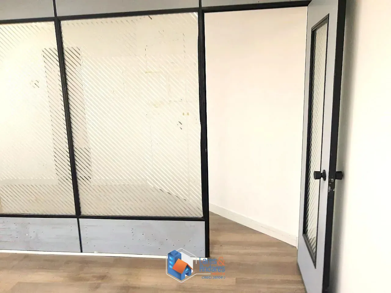 Imagem SALA À VENDA COM 47 M², NO 13º ANDAR, C/2 WC E 1 VG C/ MANOBRISTA - PERDIZES - SP