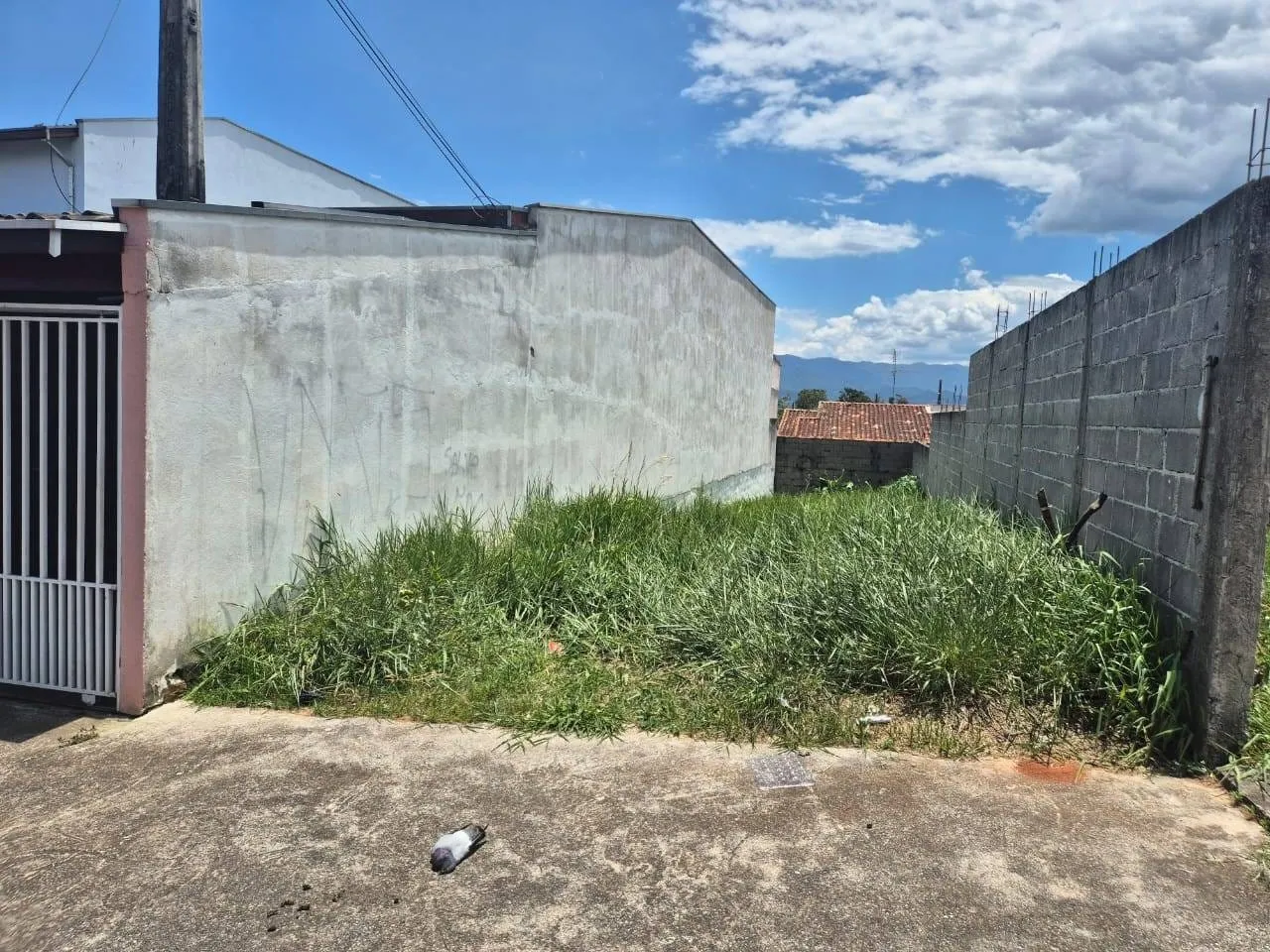 Imagem Terreno em Localização Central no Bairro Mombaça, Próximo a Escola, Mercado e Centro Comunitário, Ideal para Construção