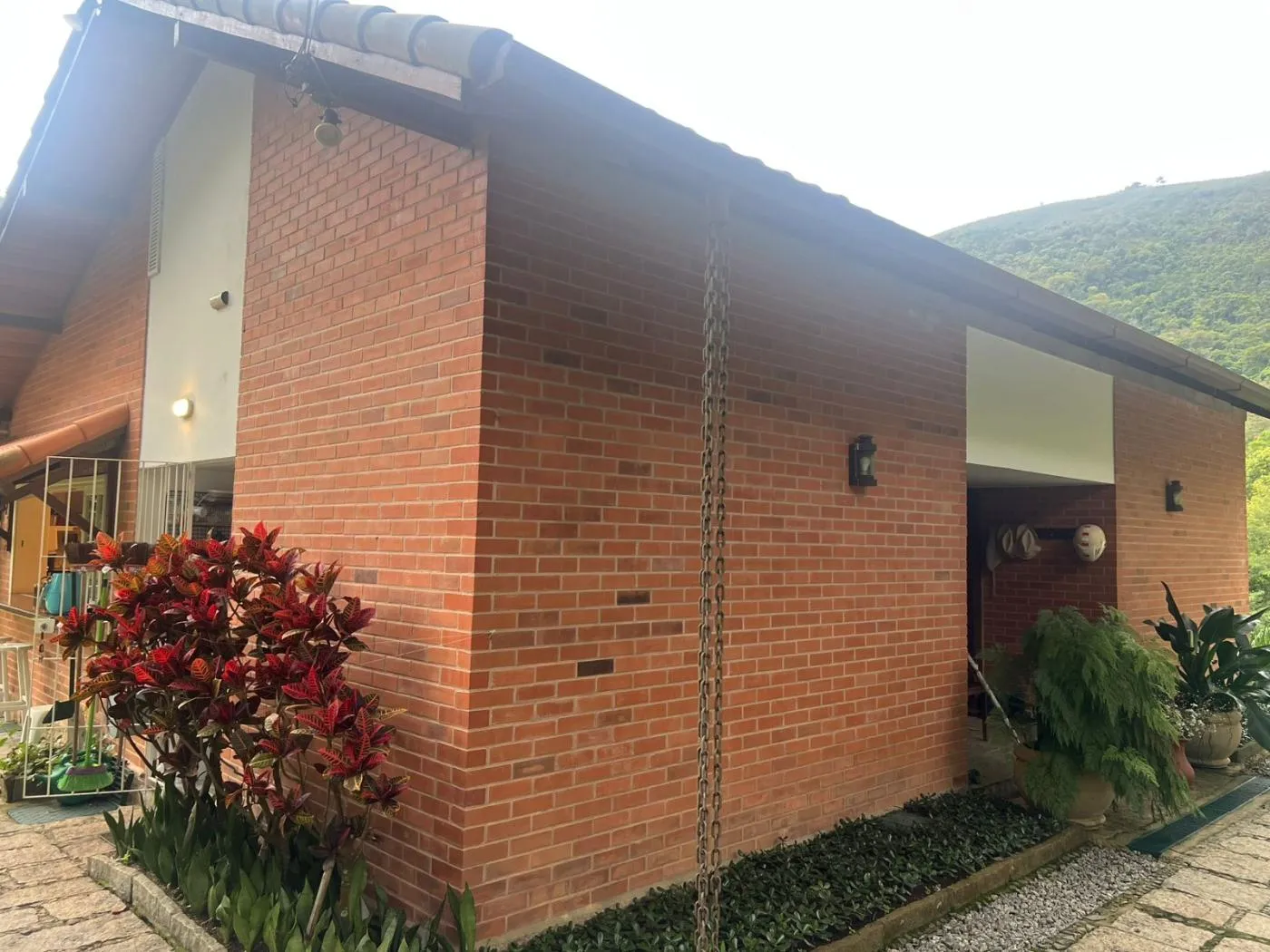 Imagem Casa em Condomínio para Venda em Petrópolis / RJ no bairro Nogueira