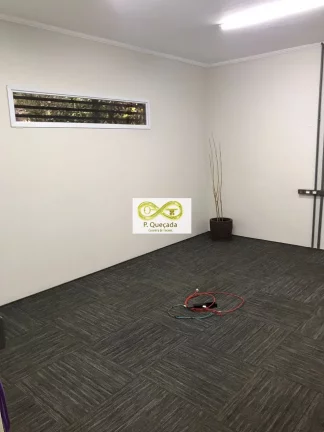 Imagem Sala comercial com 9 salas e 5 banheiros disponível para locação!