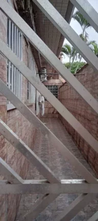 Imagem Casa com 2 dormitórios à venda por R$ 650.000 - Ocian - Praia Grande/SP