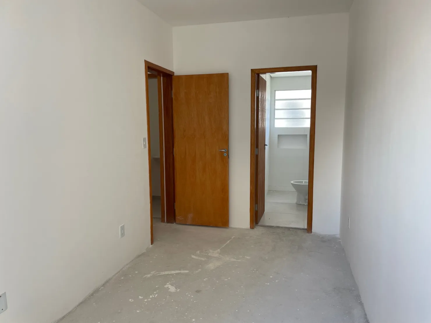 Imagem Apartamento dois dormitórios com suíte e sacada e ótima localização à venda, Bosque da Princesa, Pindamonhangaba, SP