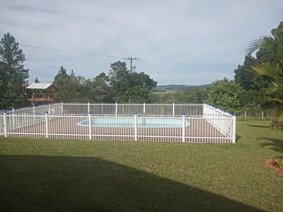 Imagem ENCANTADOR!!! Sítio com lindo Chalé, Quiosque e Piscina, Viamão/RS
