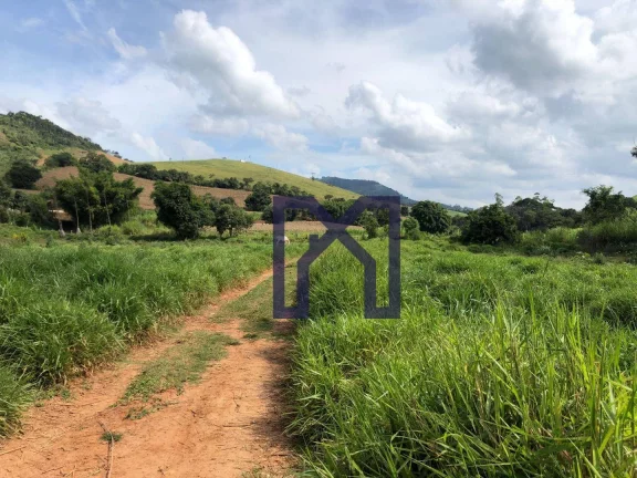 Imagem Sítio com 3 dormitórios à venda, 359300 m² por R$ 2.200.000,00 - Zona Rural - Pedralva/MG