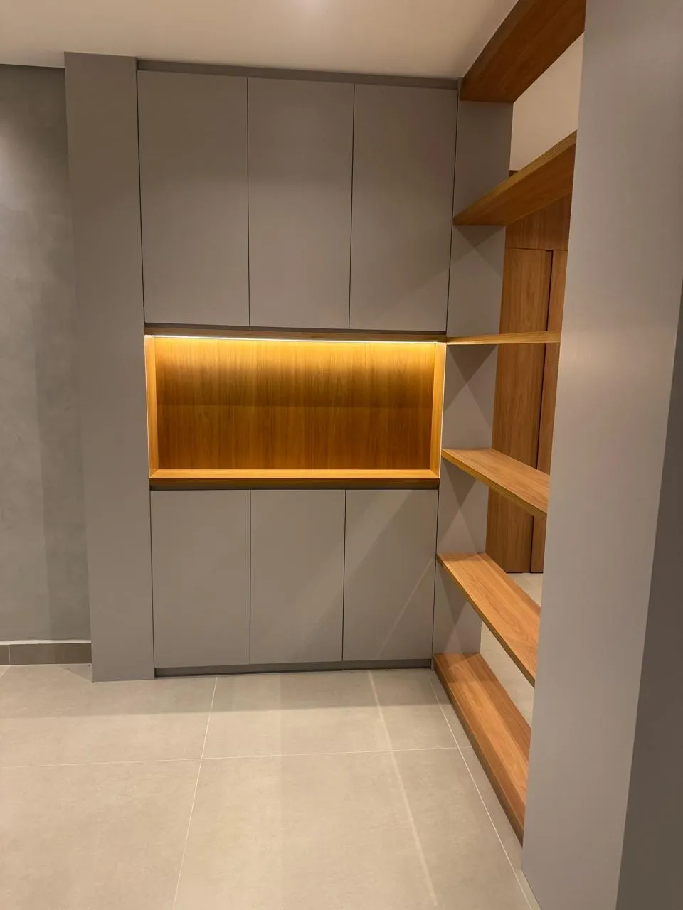 Imagem Sobrado de alto padrão à venda no Condomínio Mont Blanc, Sorocaba, com 3 suítes, piscina e 280 m²