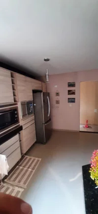 Imagem Sobrado modelo triplex, mobiliado, localizado em Camboriú/SC