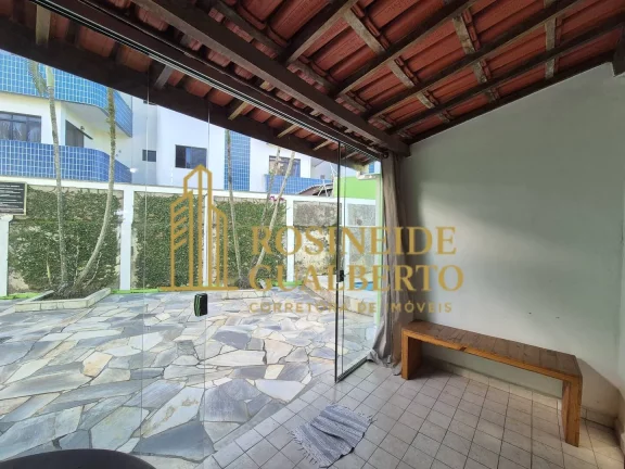 Imagem Sobrado Mobiliado em Condomínio com Vista Permanente para o Mar – Indaiá