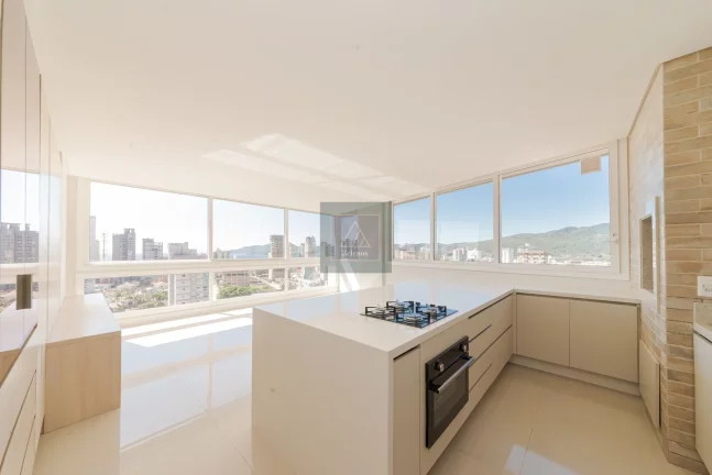 Imagem SEMIMOBILIADO -Praia de Perequê em Porto belo! 2 suítes. 102,24 m². 2 vagas.
