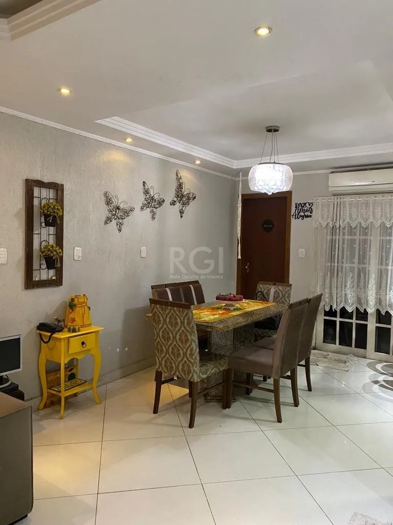 Imagem Sobrado para Venda - 204m², 3 dormitórios, sendo 1 suites, 2 vagas - Sarandi
