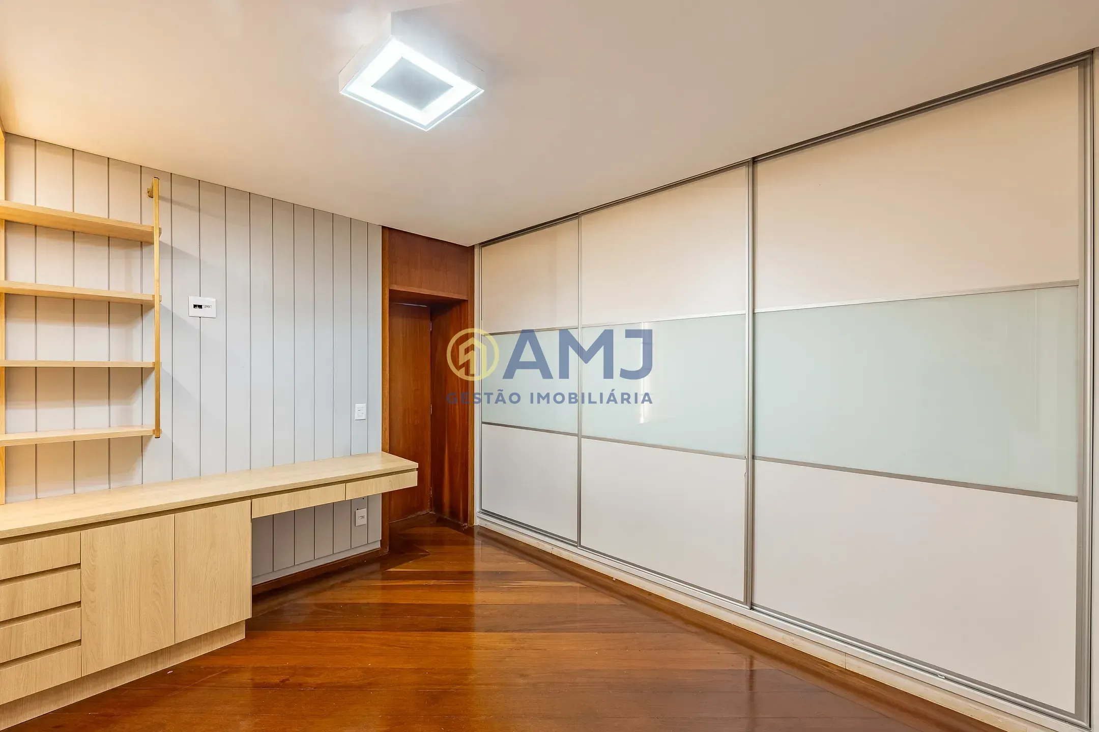Imagem Apartamento reformado à venda no Setor Bueno - Renoir