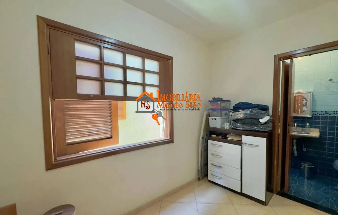 Imagem Sobrado com 4 dormitórios à venda, 167 m² por R$ 869.000,00 - Jardim Vila Galvão - Guarulhos/SP