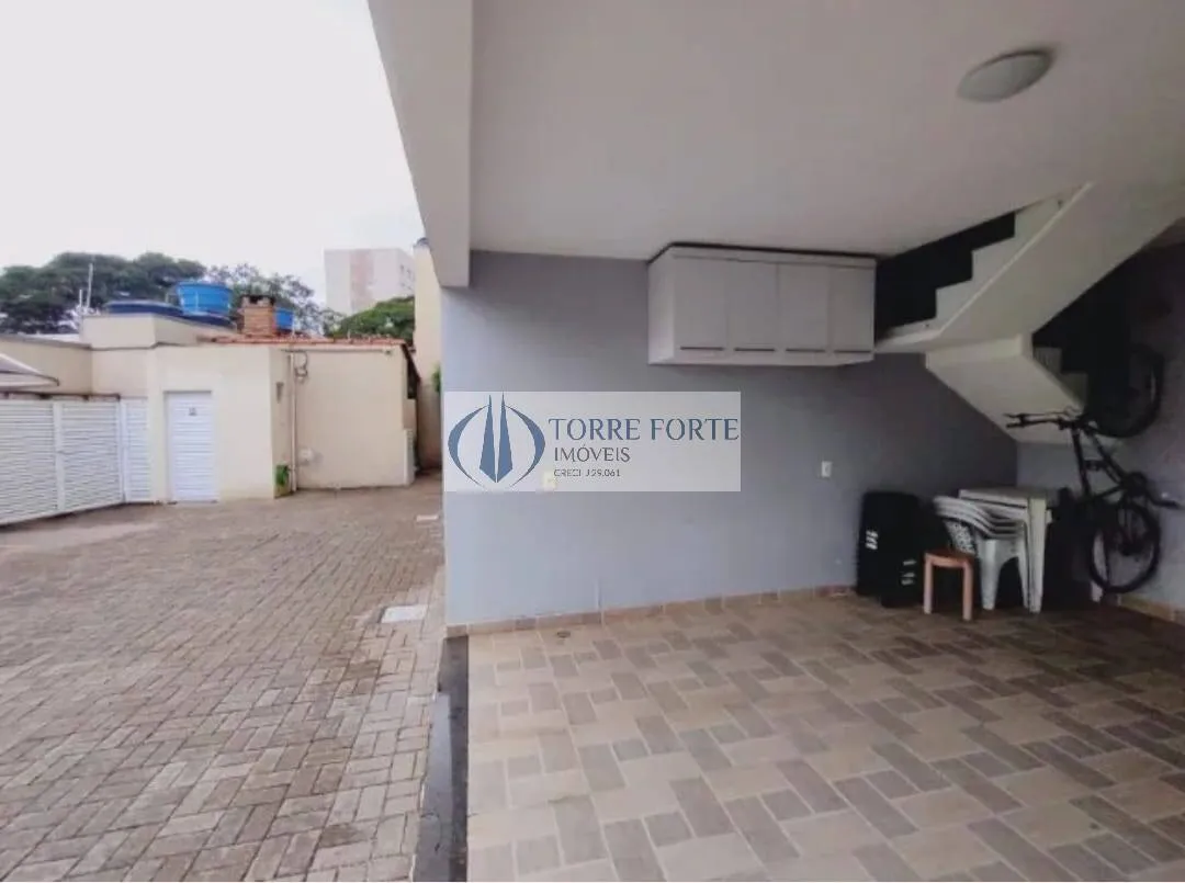Imagem Sobrado em Condomínio Fechado com 2 Suítes e 2 Vagas na Vila Ema