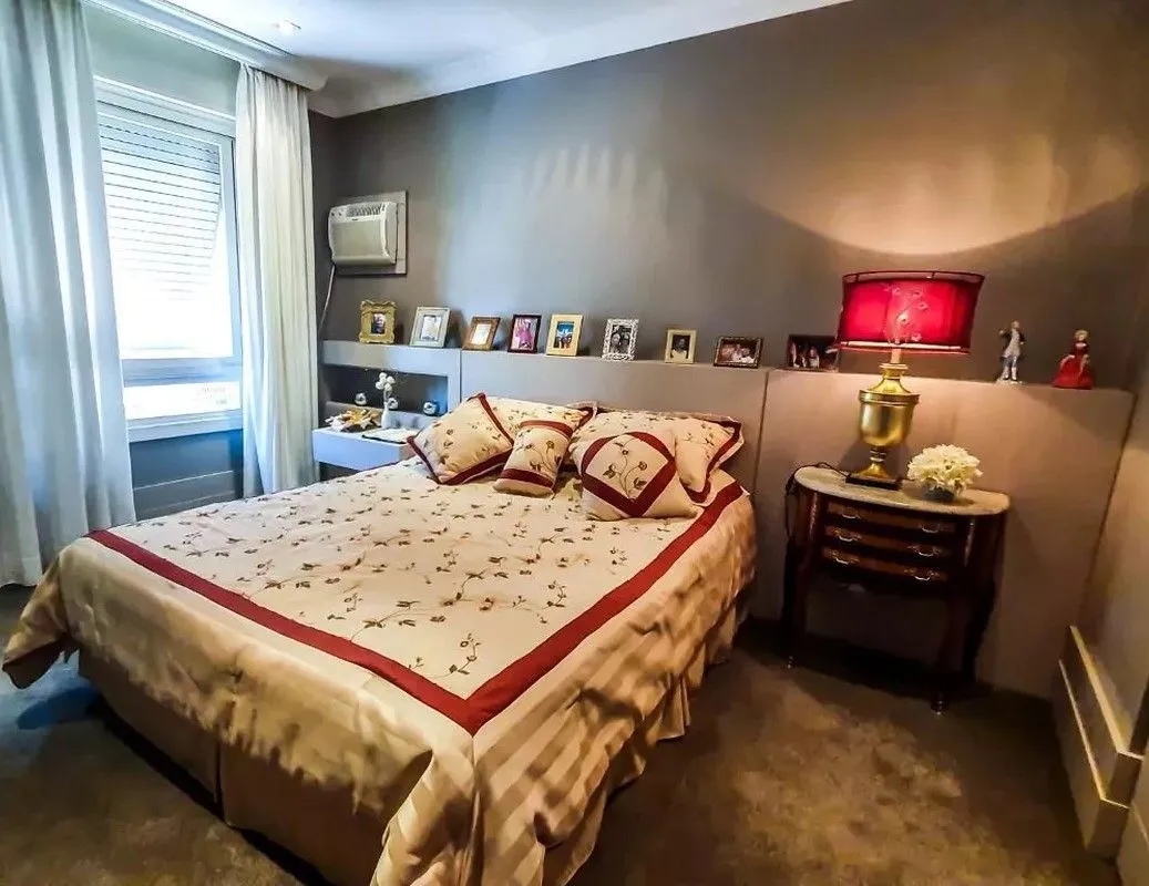 Imagem Vende-se apartamento com 3 quartos (1 suíte), 2 sacadas com churrasqueira, 132m² e 2 vagas - Auxiliadora