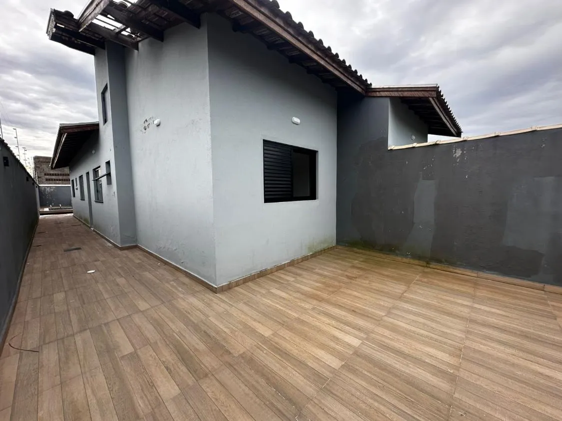 Imagem LINDA CASA NOVA COM PISCINA A VENDA EM ITANHAÉM