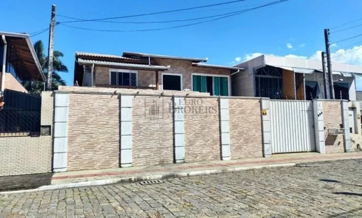 Imagem Casa com kitnet agregada em Balneário Camboriú.