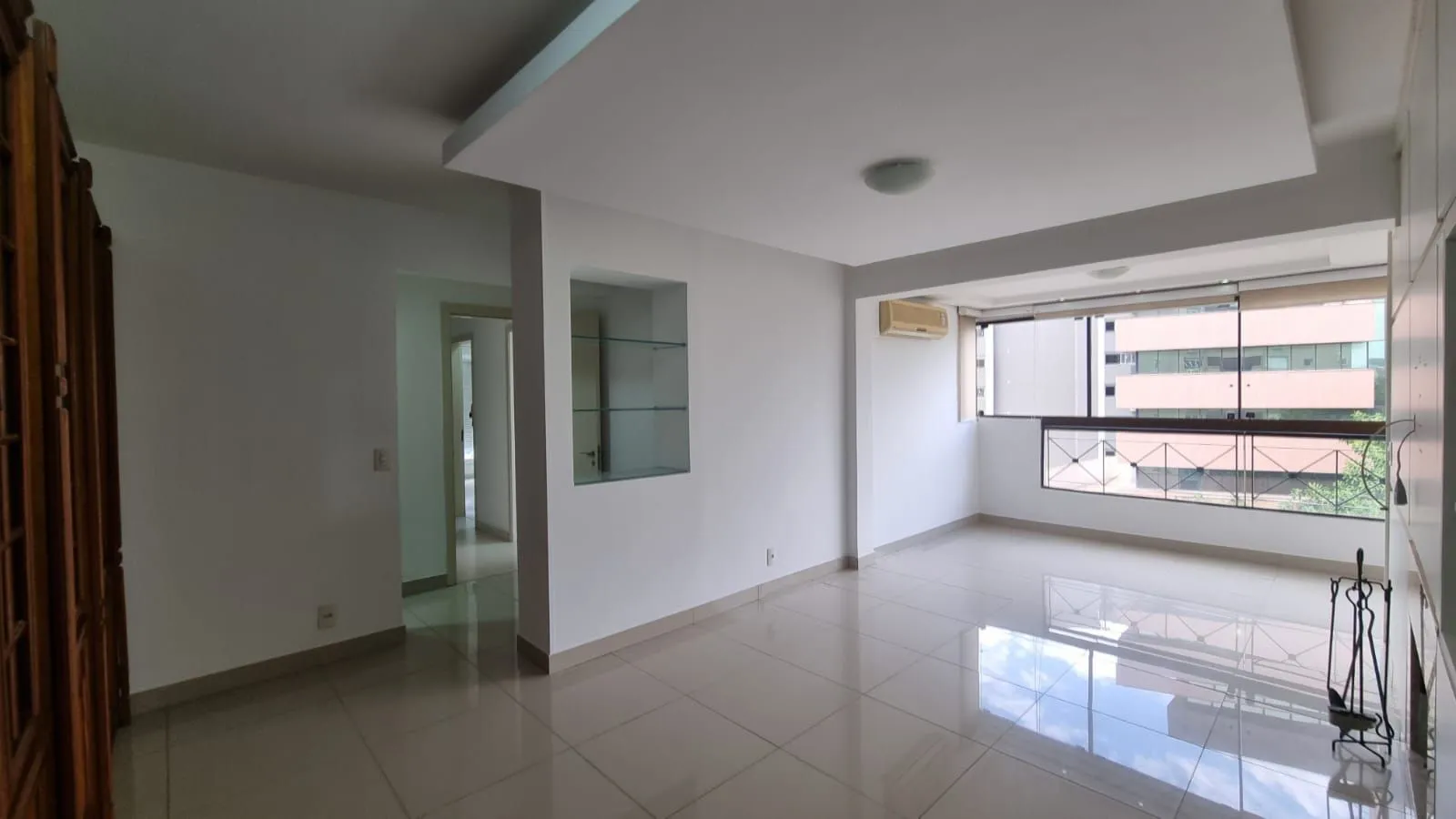 Imagem Apartamento 03 dormitórios 110mq e duas vagas, semi mobiliado, no Bairro Auxiliadora para locação.